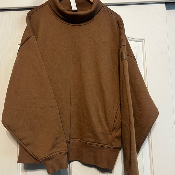 ALO Yoga Set - Picture 6 of 6